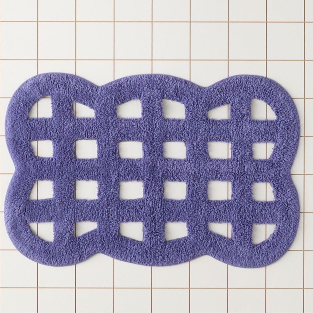 UO HOME Urban Outfitters Purple Bath Mat 20¨x30¨NWT NEW